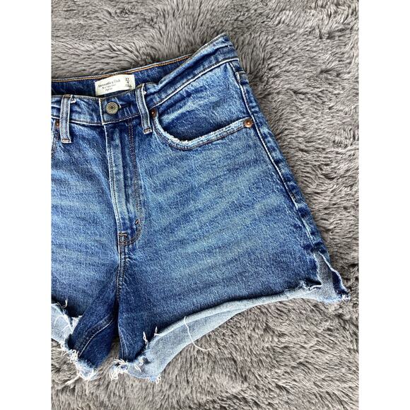 Abercrombie & Fitch Women's The 4" High Rise Curve Love Raw Hem Mom Shorts 27/4 - Picture 3 of 10